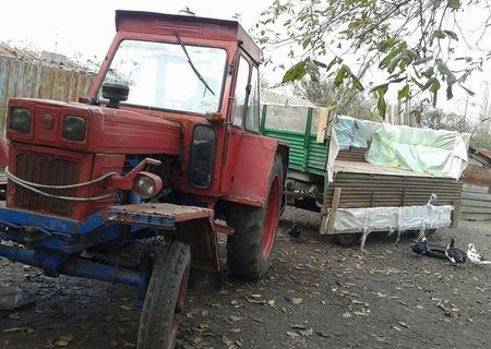 Tractor 650  remorca.Vand urgent!