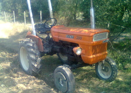 Tractor fiat 300