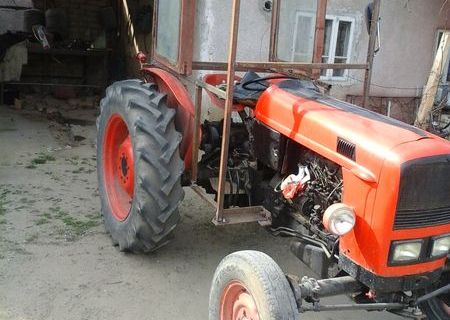 tractor Fiat 411