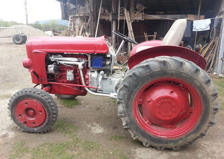 Tractor Fiat 415 cu 4 pistoane