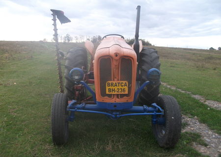 Tractor Fiat 421 in patru pistoane