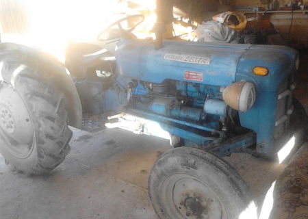 tractor Ford Dexta