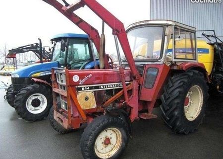 Tractor "International 644"cu incarcator Tractor "International 644"cu incarcator