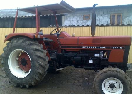 tractor international 844s,