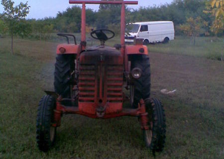 tractor mccormick 324