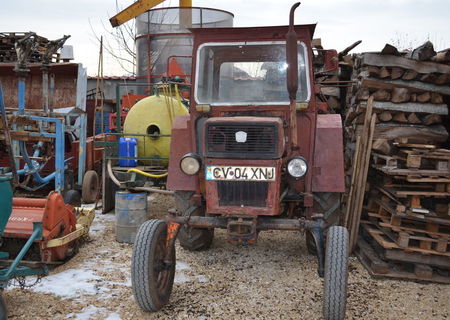 Tractor U 445 Legumicol