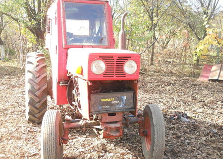 Tractor u 445 VR