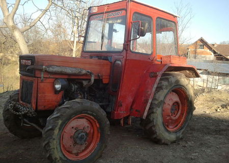 Tractor UTB 445 DT