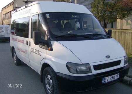 transport persoane cu microbuz ford transit 8+1