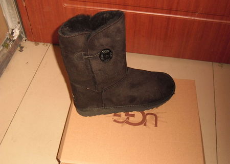 UGG AUSTRALIA imblanite calitative LA SUPER PRET!