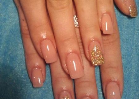 Unghii cu gel la 39 ron