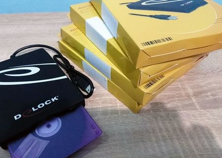 Unitate de citire Floppy pe USB marca Delock.