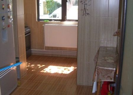 Urgent 3 camere Doja spatiu comercial