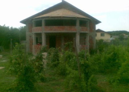 URGENT ! Vand casa la rosu + teren comuna Ganeasa, jud ILFOV