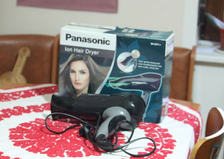 Uscător de păr cu ioni marca Panasonic