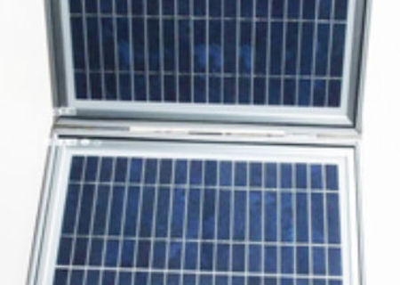 Valiza solara portabila cu acumulatori 220V si 12V Valiza solara portabila cu acumulatori 220V si 12V