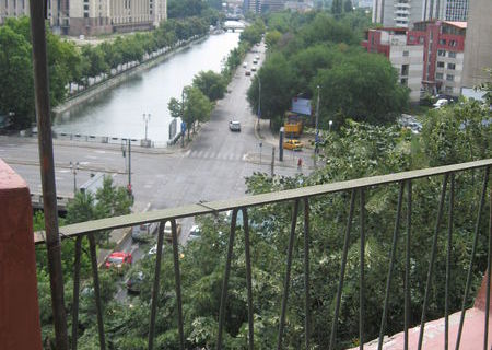 vand 2 cam.pod cotroceni