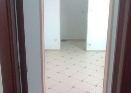 vand 2 camere etaj 1