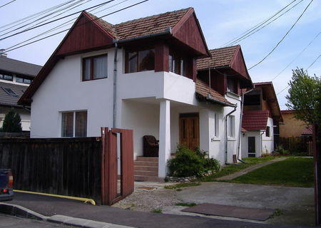 Vand 2 corpuri de casa Vand 2 corpuri de casa