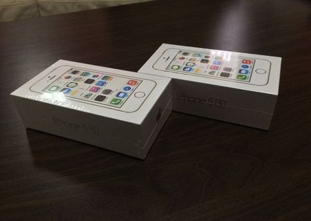 Vand 2 Iphones 5S 16gb Gold NEVERLOCKED (noi-sigilate) Vand 2 Iphones 5S 16gb Gold NEVERLOCKED (noi-sigilate)