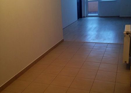 Vand 3 camere nou, superb