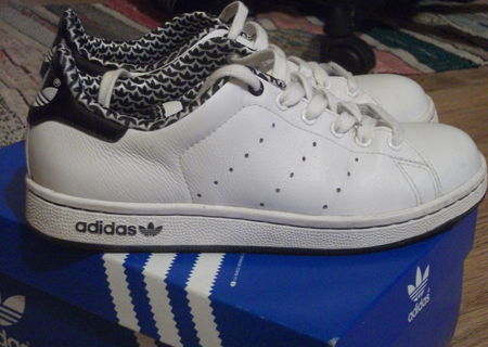 Vând Adidasi Stan Smith