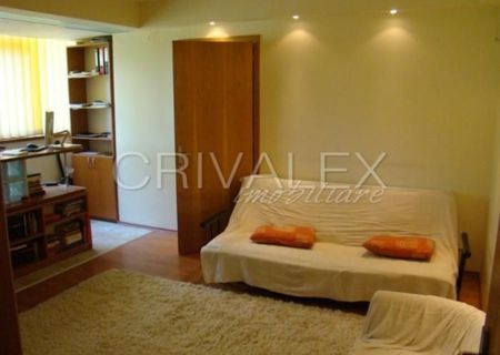 vand  ap 2 camere P.ta Sudului