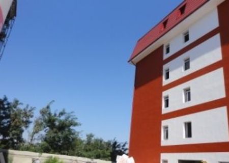 Vand ap. 3 camere, disp imediat, zona linistita