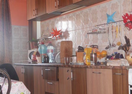 vand ap. cu 3 camere in bartolomeu 49000 euro negociabil