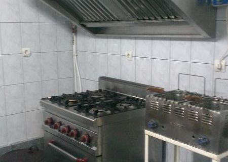 Vand aparatura profesionala pt bucatarie de restaurant/pensiune