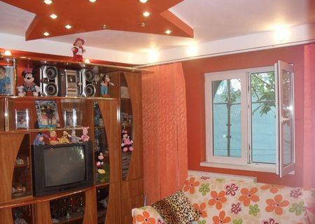 Vand apartament 2 cam Berceni -Straja  Pret 43000 euro neg Unic Propietar