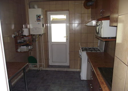 vand apartament 2 camere
