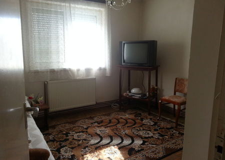 Vand apartament 2 camere