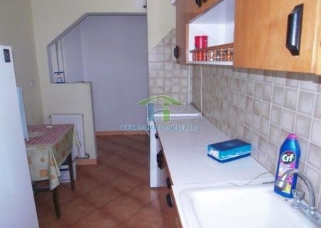 vand apartament 2 camere