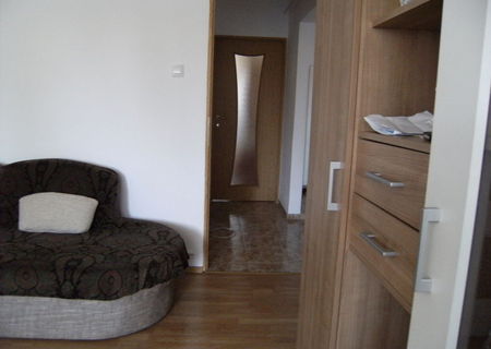 vand apartament 2 camere