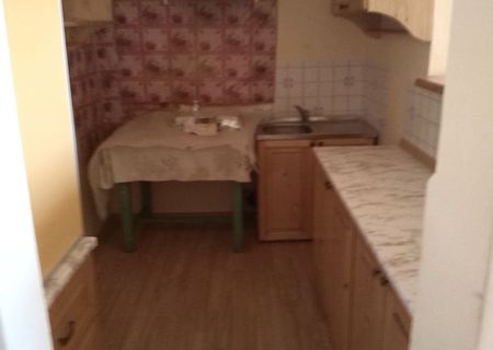 vand apartament 2 camere