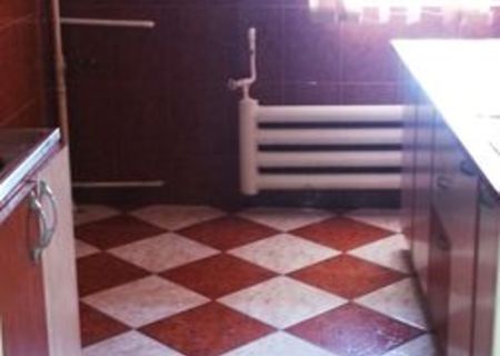 Vand apartament 2 camere