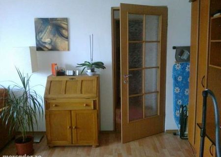 vand apartament 2 camere Calea Grivitei