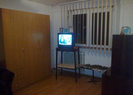Vand apartament 2 camere , comfort 2 , colentina
