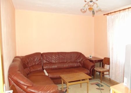 Vand apartament 2 camere, decomandat, Alexandru cel Bun, pret 36.000 Euro. Vand apartament 2 camere, decomandat, Alexandru cel Bun, pret 36.000 Euro.