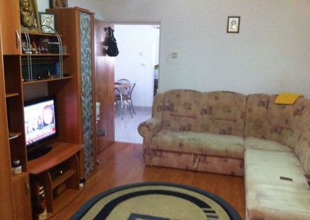 vand apartament 2 camere morarilor