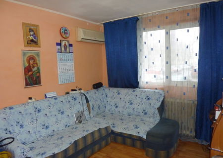 Vand apartament 2 camere P-ta Delfinului