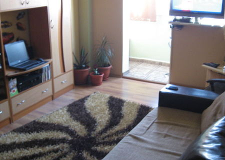 vand apartament 2 camere pantelimon-delfinului