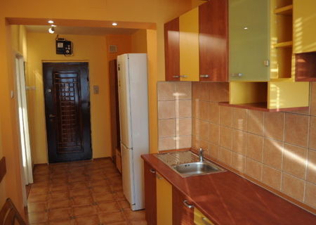 Vand apartament 2 camere Riul Doamnei, Drumul Taberei