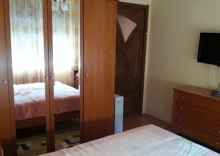 Vand Apartament 2 camere si Garaj