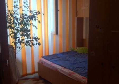 Vand apartament 2 camere str. Teiul Doamnei