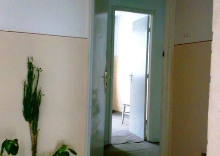 Vand apartament 2 camere ultracentral