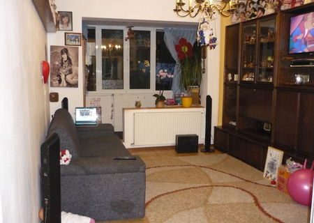 vand apartament 2camere,decomandate total,parter,cartier tractoru langa scoala gen.nr.30 vand apartament 2camere,decomandate total,parter,cartier tractoru langa scoala gen.nr.30