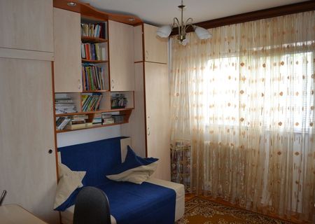 Vand apartament 2camere semidecomandat Calea Serban Voda