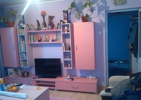 vand apartament 3 camere